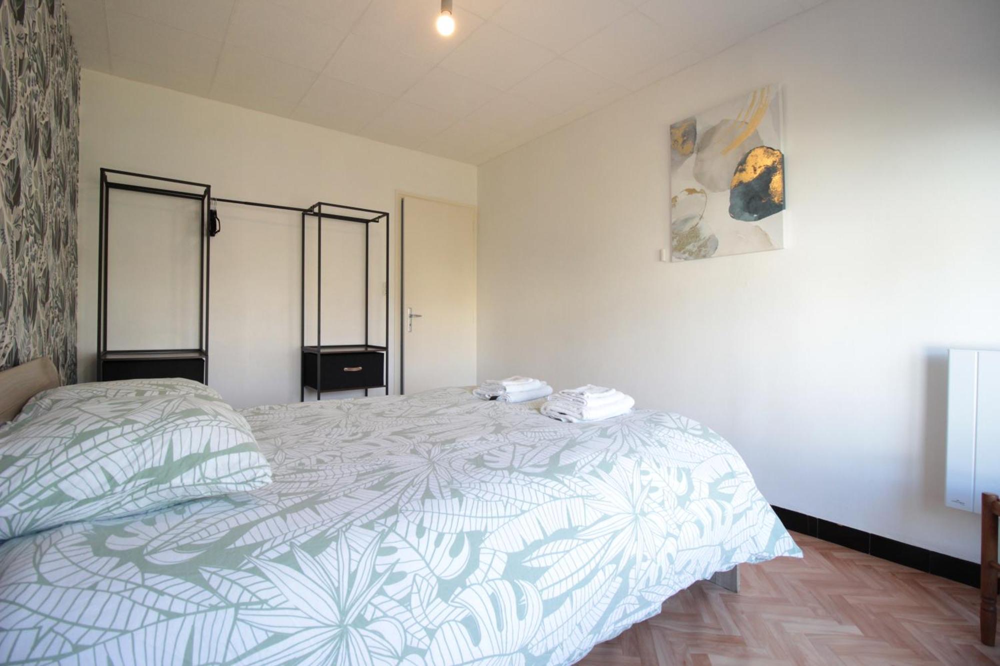 3 Chambres - Tres Grand Jardin Privee - Terrasse Privee - Garage Velo Et Moto - Parking Voiture Privee Dans La Propriete - Gere Par Presta-Zen'Services Thierville-sur-Meuse Ngoại thất bức ảnh